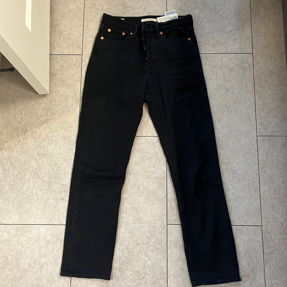 Levi’s wedgie straight jeans, size 24